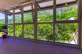 Апартаменты Apartmani VISUM Свети-Стефан Люкс, вид на море-1